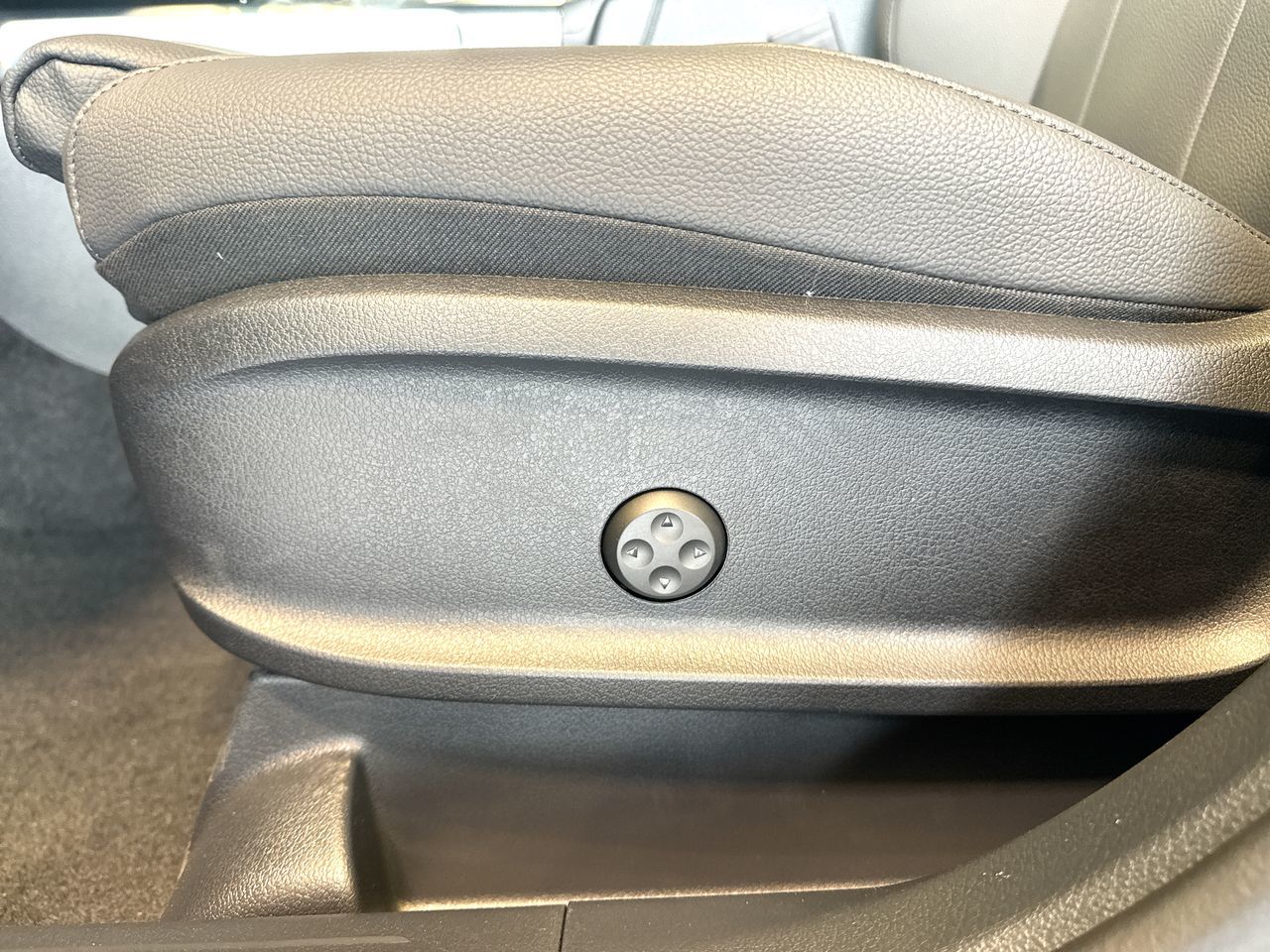 2026 Mercedes-Benz GLB
