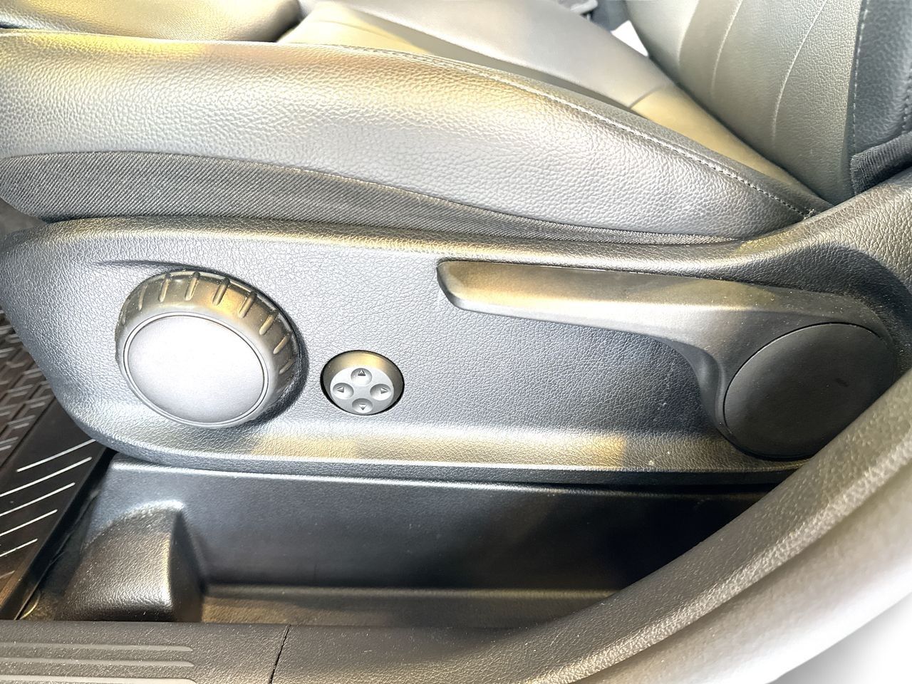 2022 Mercedes-Benz GLB250 in Vancouver, British Columbia
