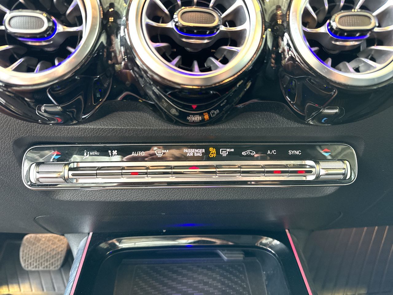 2022 Mercedes-Benz GLB250 in Vancouver, British Columbia