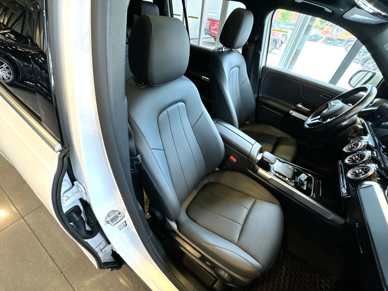 2022 Mercedes-Benz GLB250 in Vancouver, British Columbia