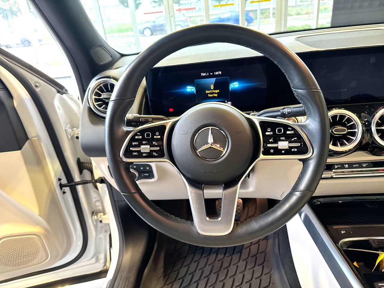 2022 Mercedes-Benz GLB250