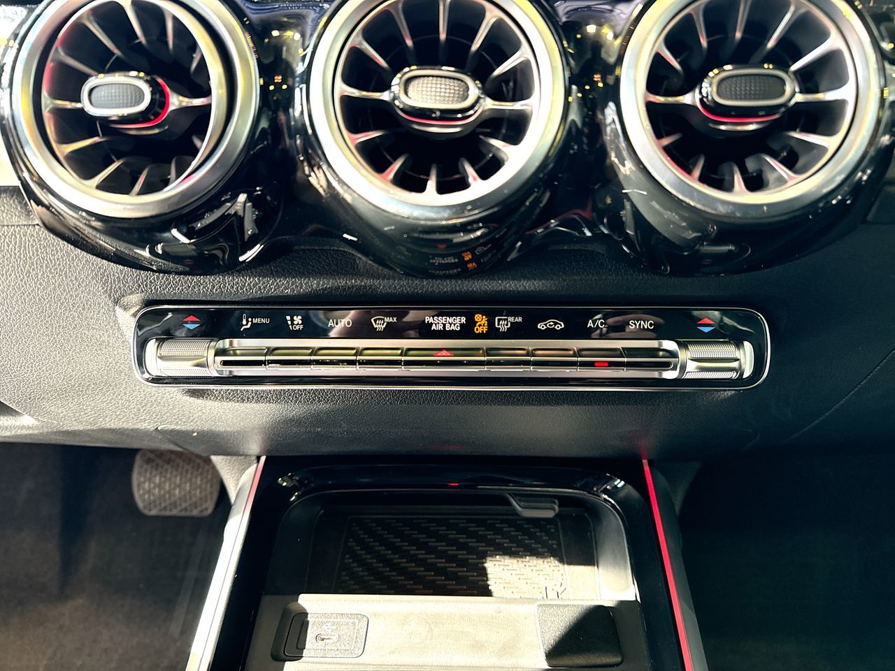 2025 Mercedes-Benz GLB250 in Vancouver, British Columbia
