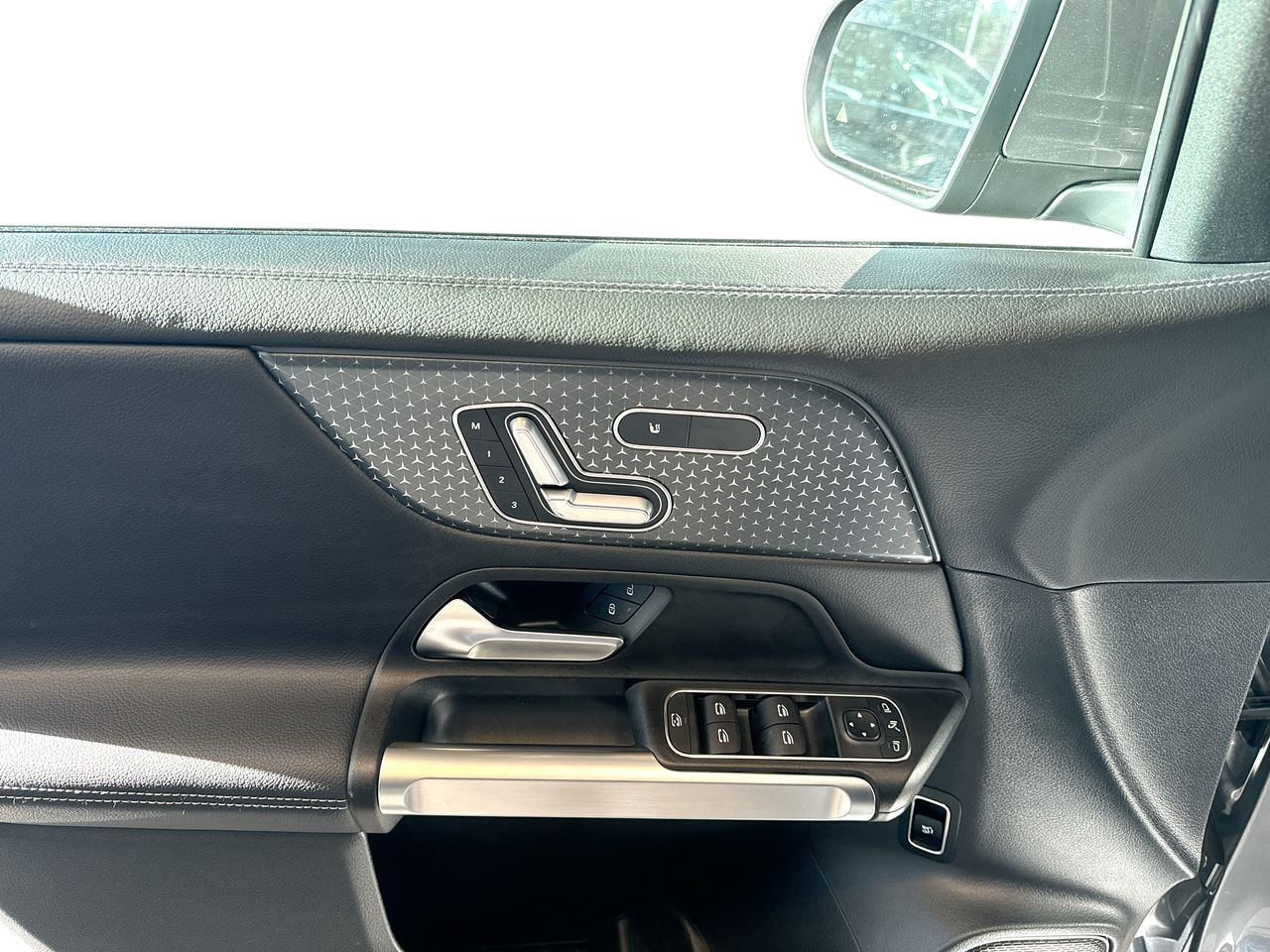 2025 Mercedes-Benz GLB250 in Vancouver, British Columbia