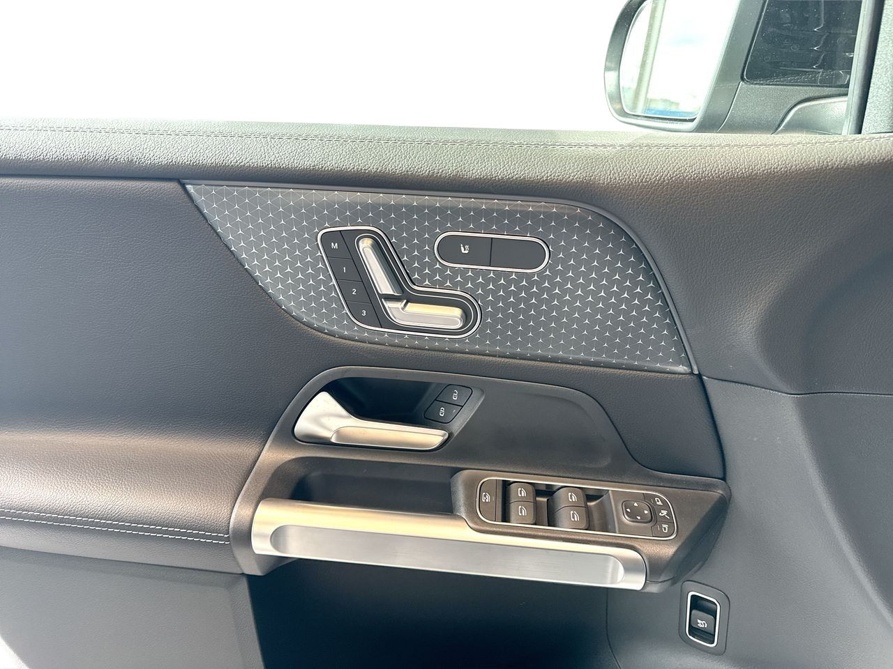 2025 Mercedes-Benz GLB250 in Vancouver, British Columbia
