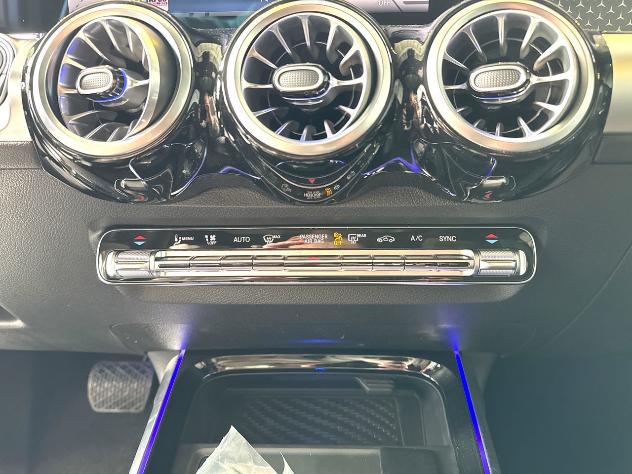 2025 Mercedes-Benz GLB250 in Vancouver, British Columbia