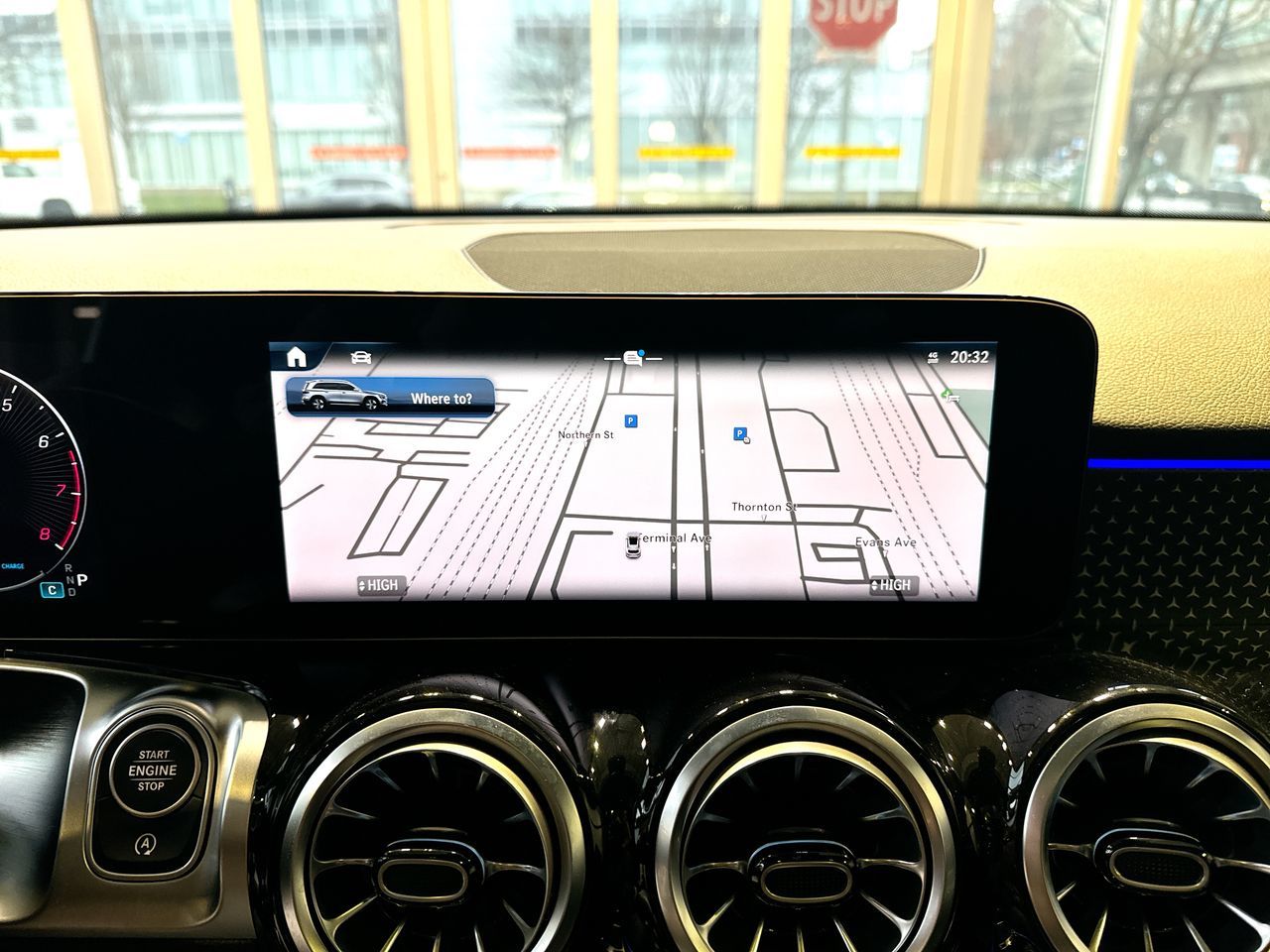 Mercedes-Benz GLB250  2025 à Vancouver, Colombie-Britannique
