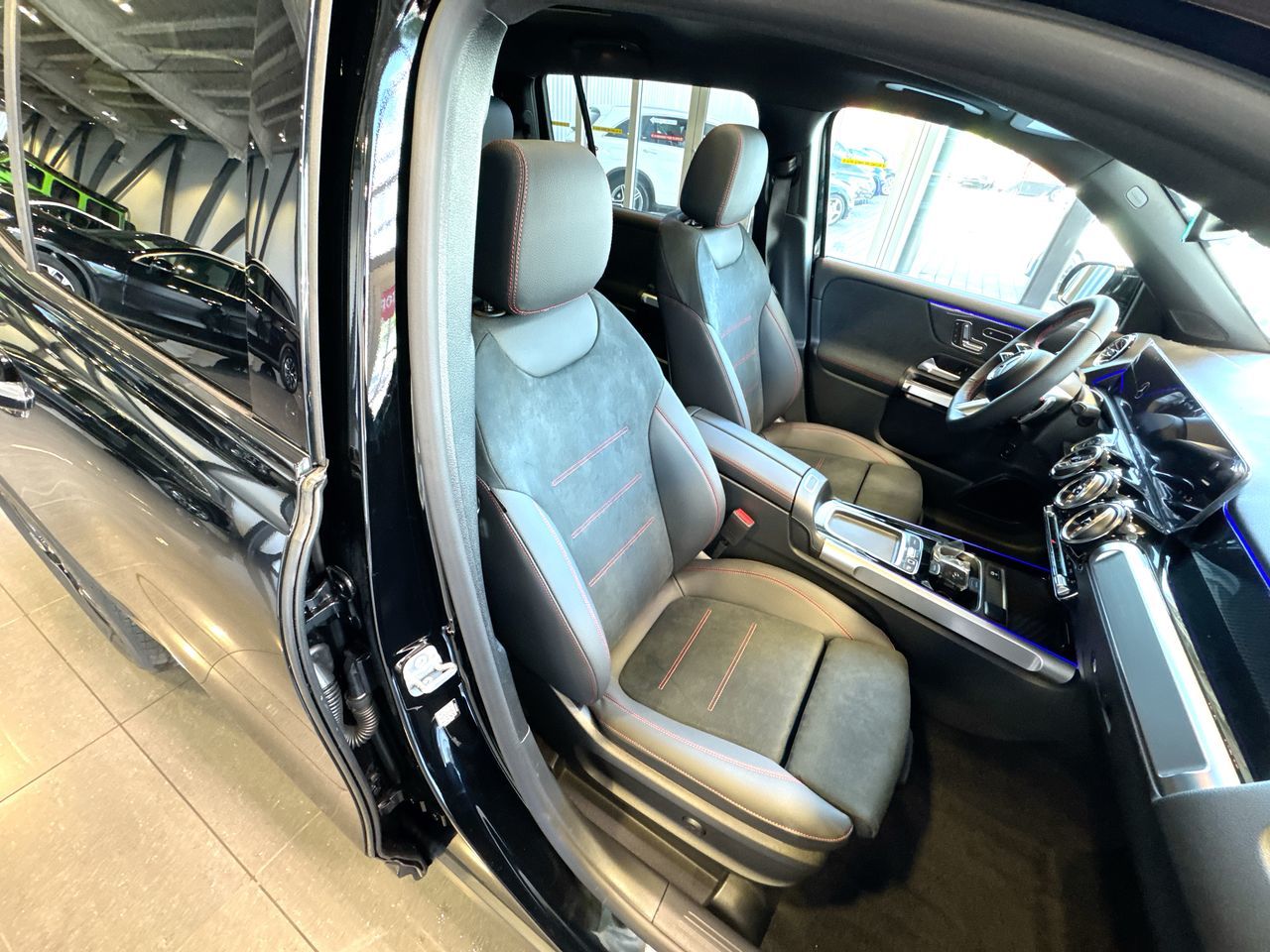 2025 Mercedes-Benz GLB250 in Vancouver, British Columbia