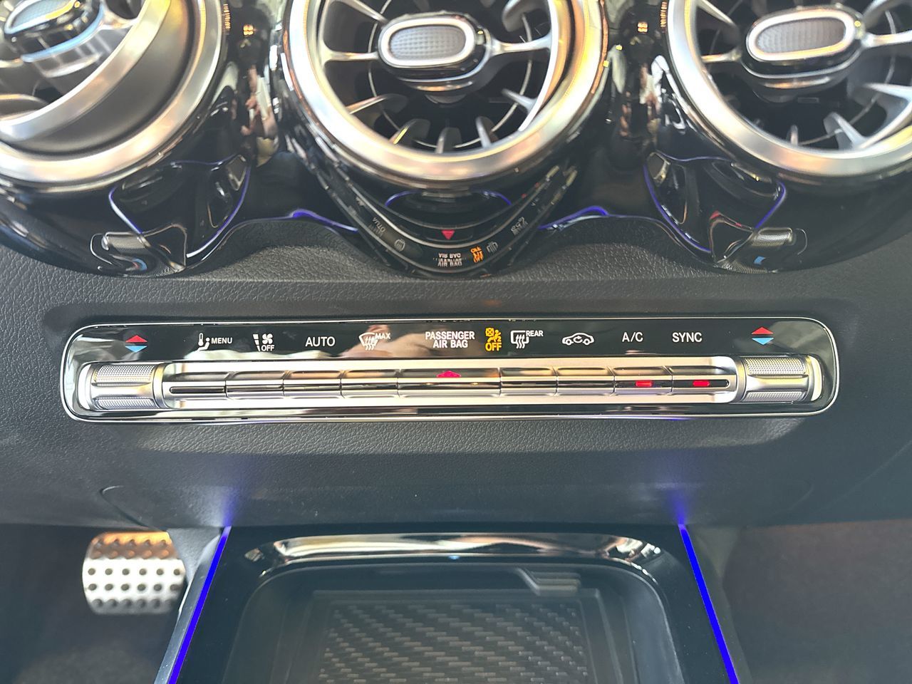 2025 Mercedes-Benz GLB250 in Vancouver, British Columbia