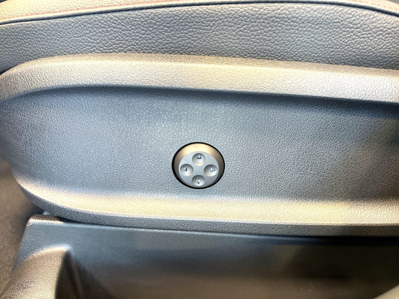2025 Mercedes-Benz GLB250 in Vancouver, British Columbia