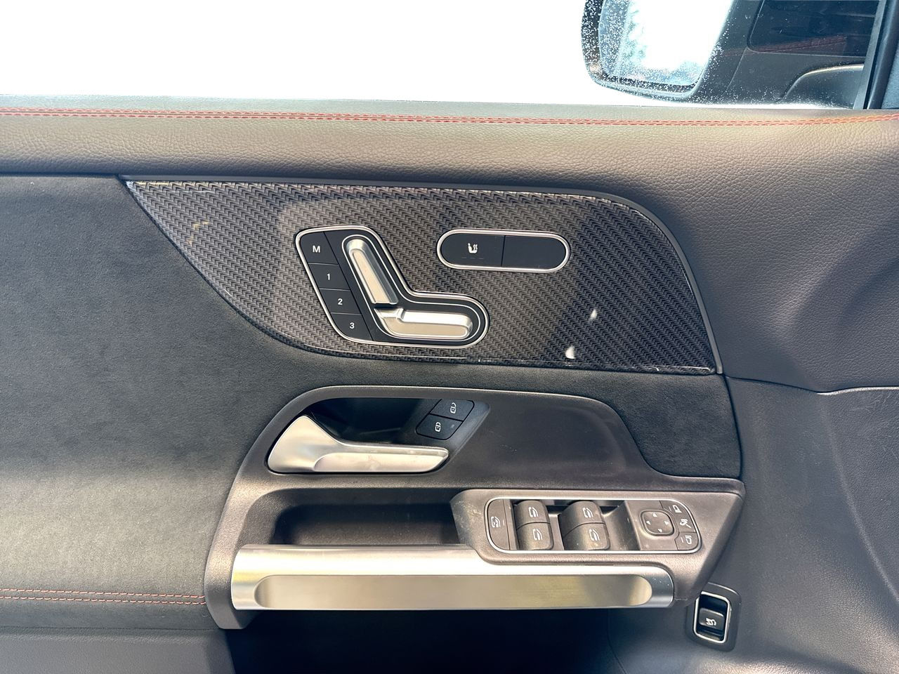 Mercedes-Benz GLB250  2025 à Vancouver, Colombie-Britannique