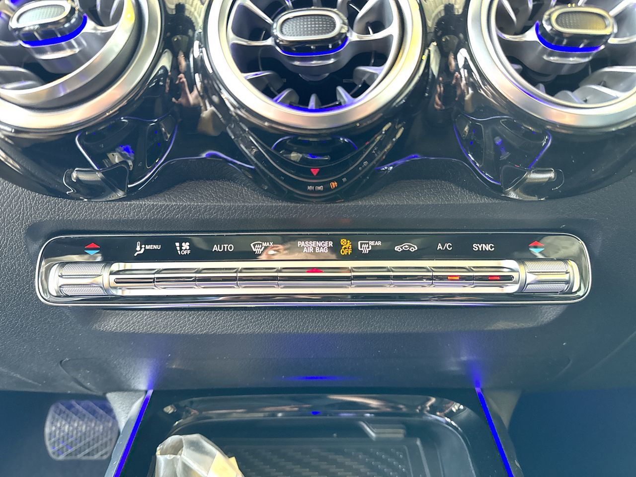 2025 Mercedes-Benz GLB in Vancouver, British Columbia