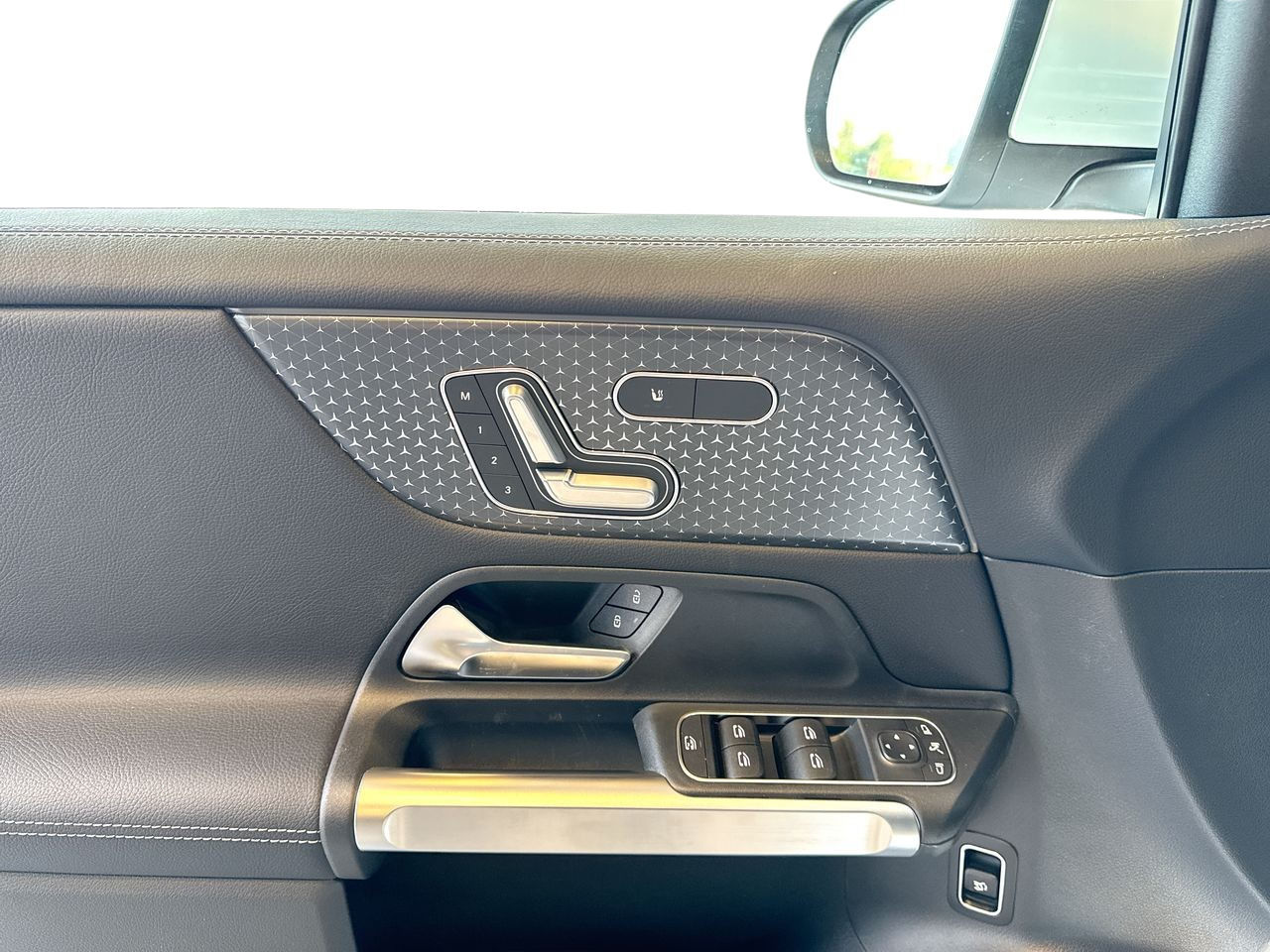 2025 Mercedes-Benz GLB in Vancouver, British Columbia