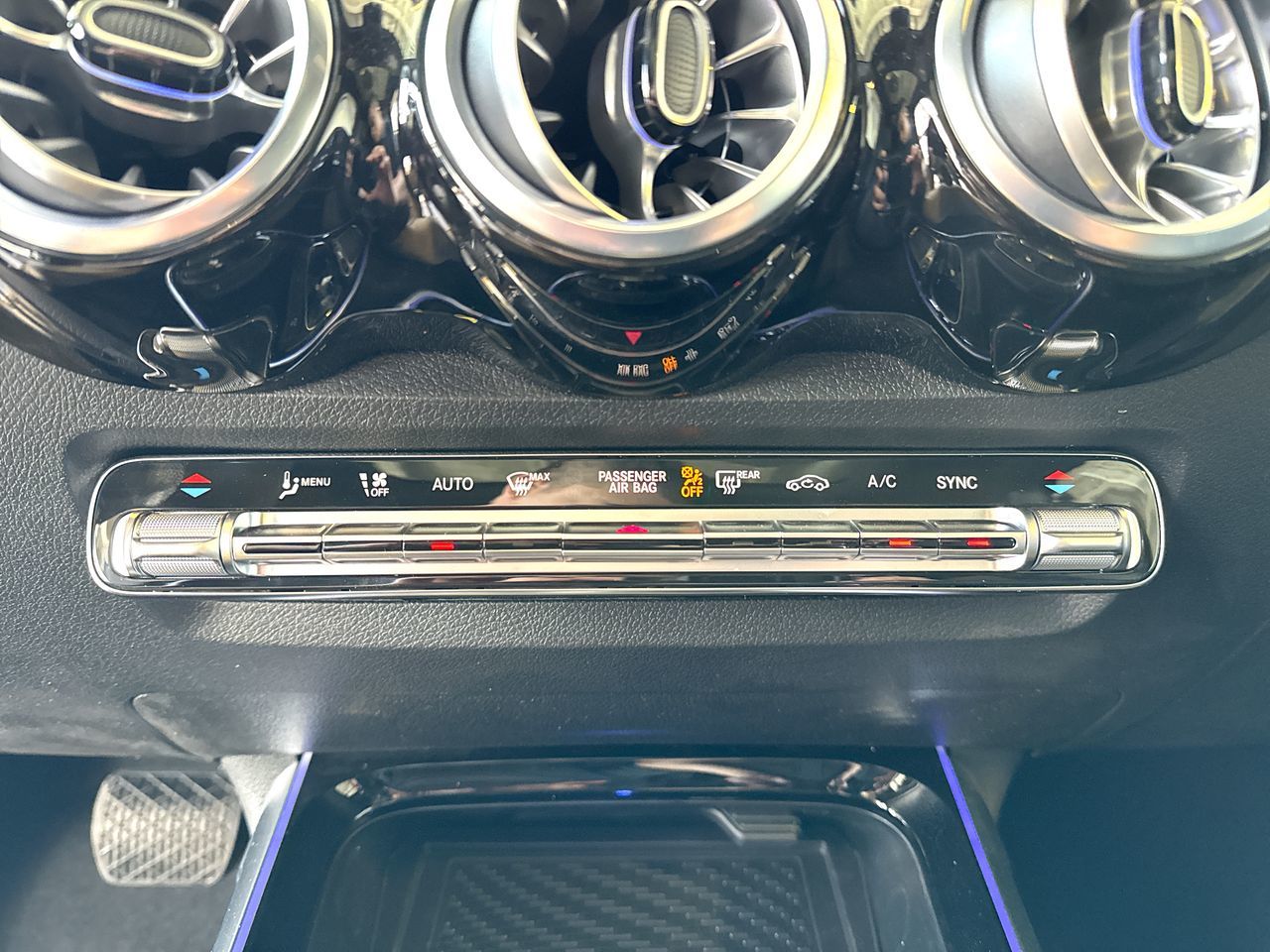 2025 Mercedes-Benz GLB in Vancouver, British Columbia
