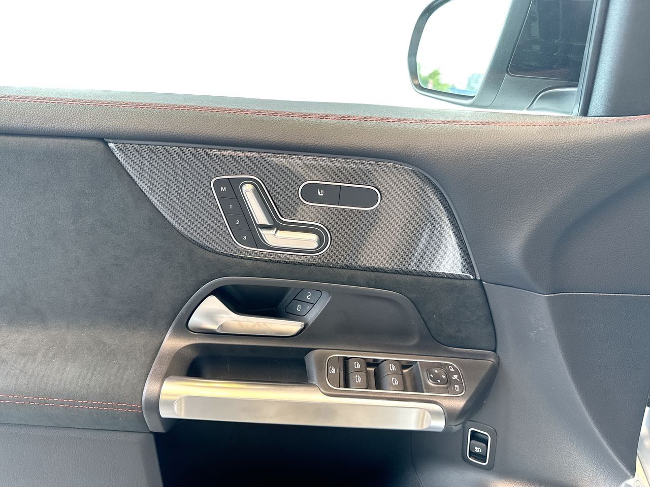 2025 Mercedes-Benz GLB in Vancouver, British Columbia