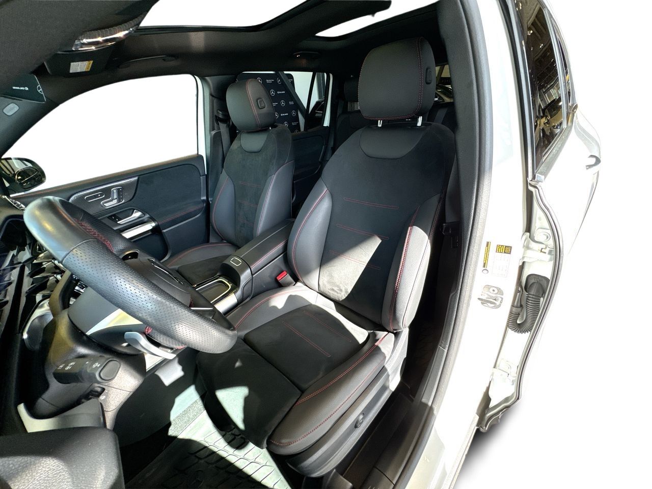 2025 Mercedes-Benz GLB250