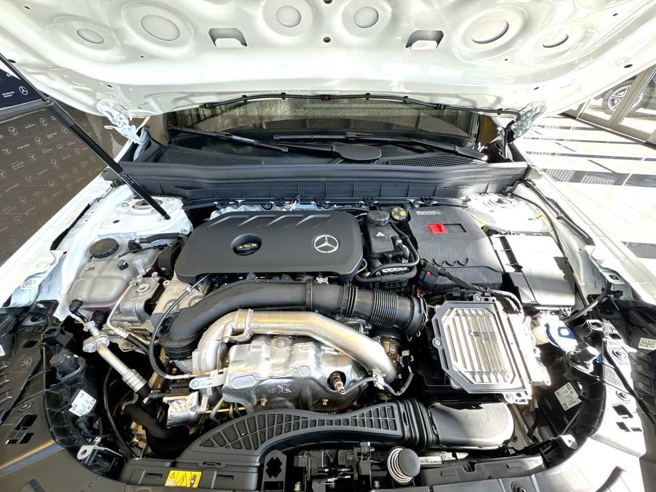 2025 Mercedes-Benz GLB250