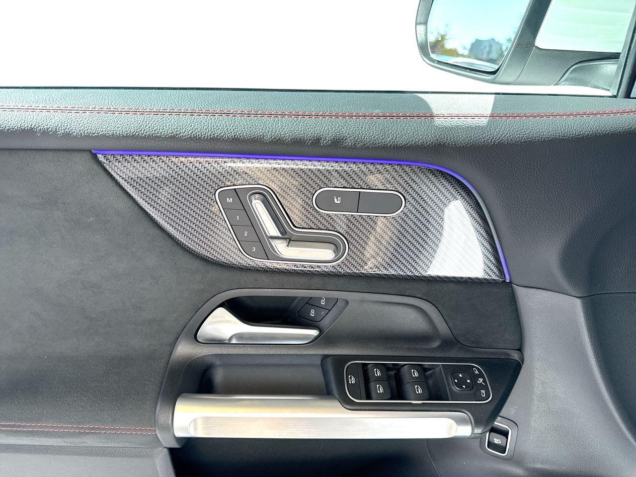 2025 Mercedes-Benz GLB250