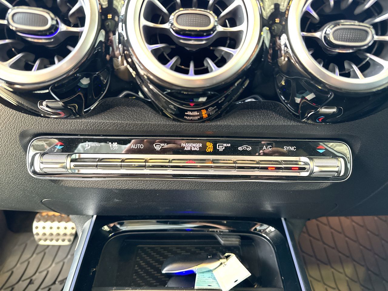 2025 Mercedes-Benz GLB250