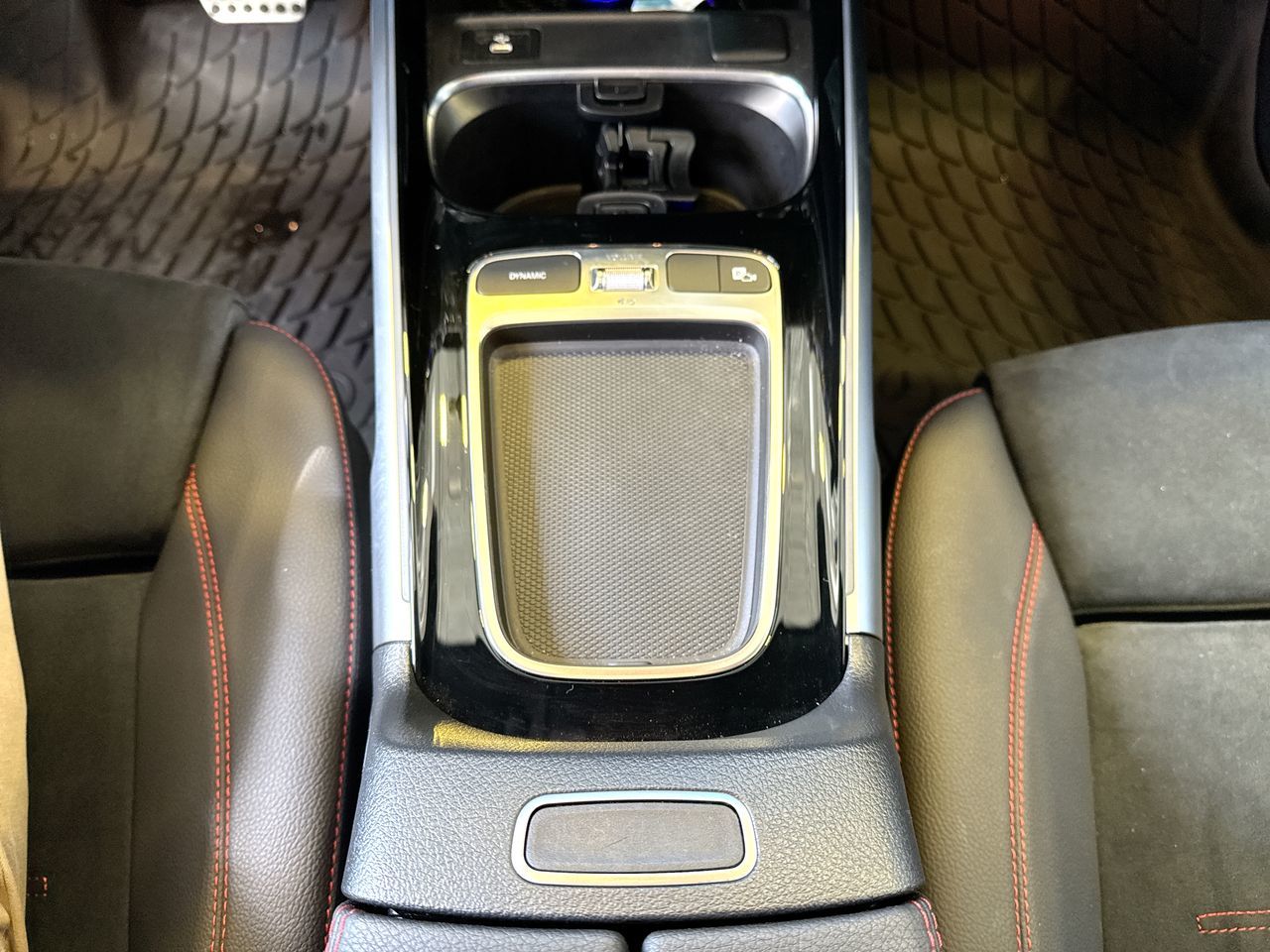 2025 Mercedes-Benz GLB250