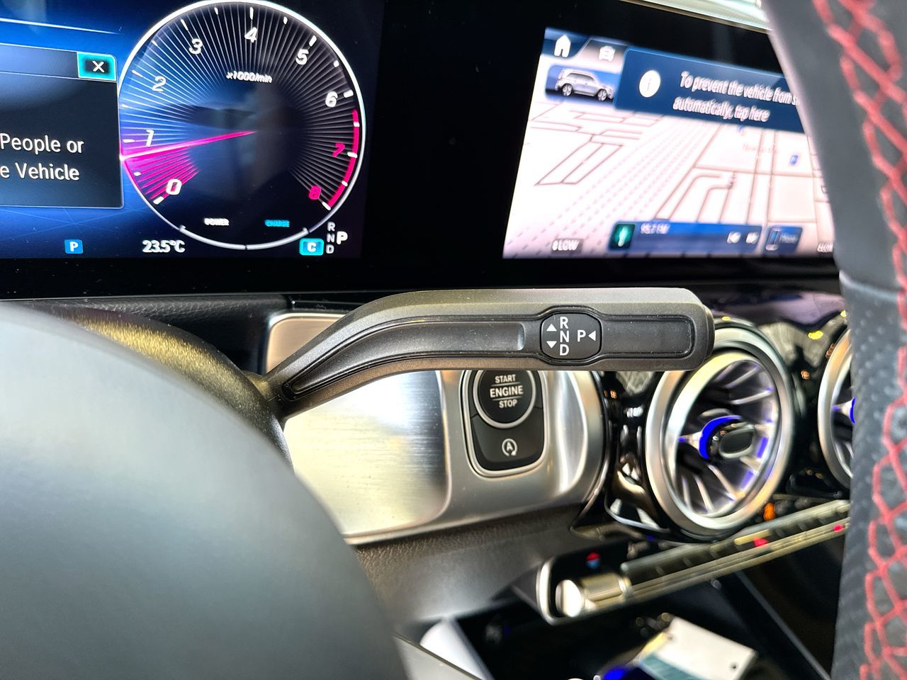 2025 Mercedes-Benz GLB250