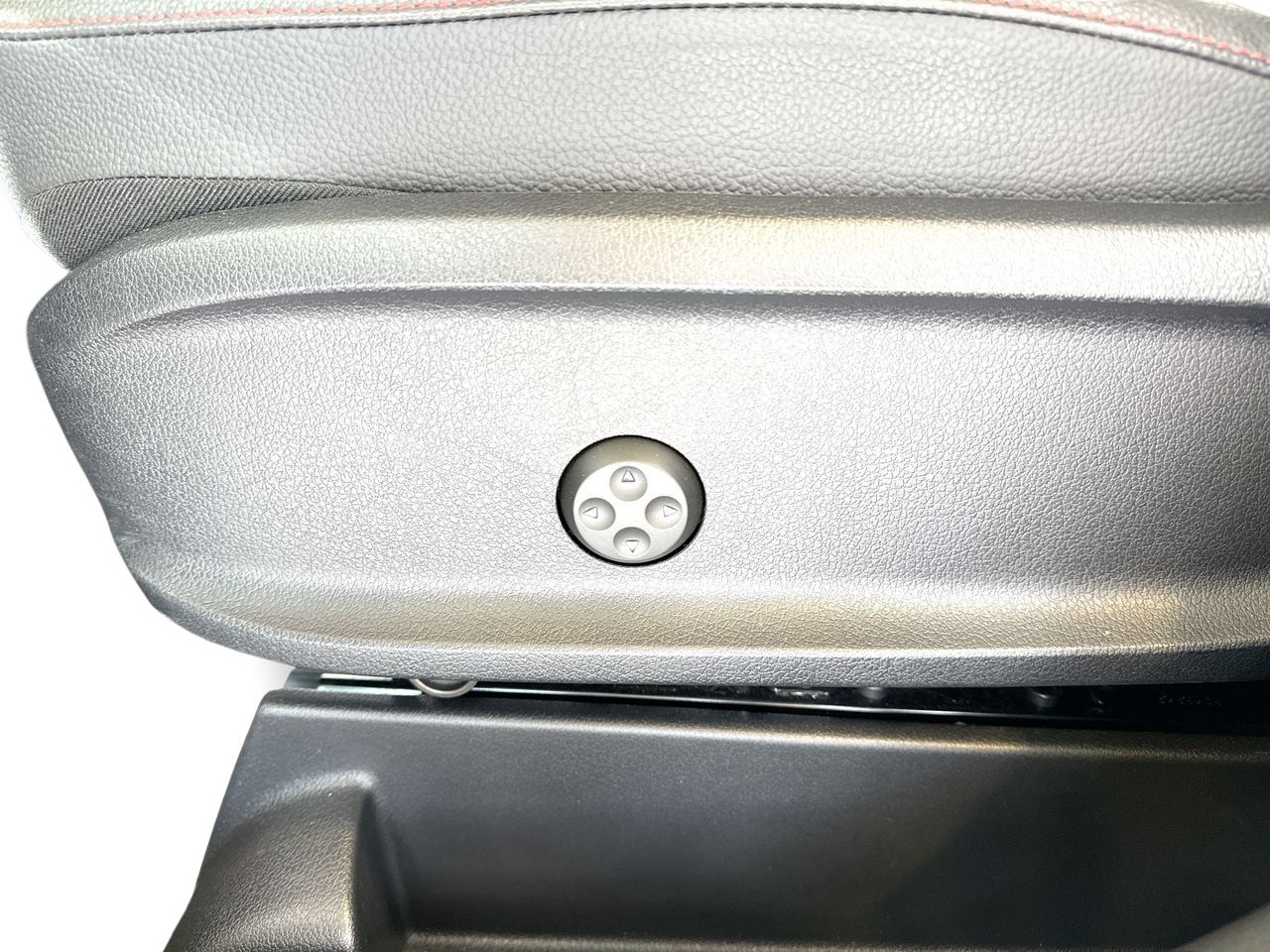 2025 Mercedes-Benz GLB250