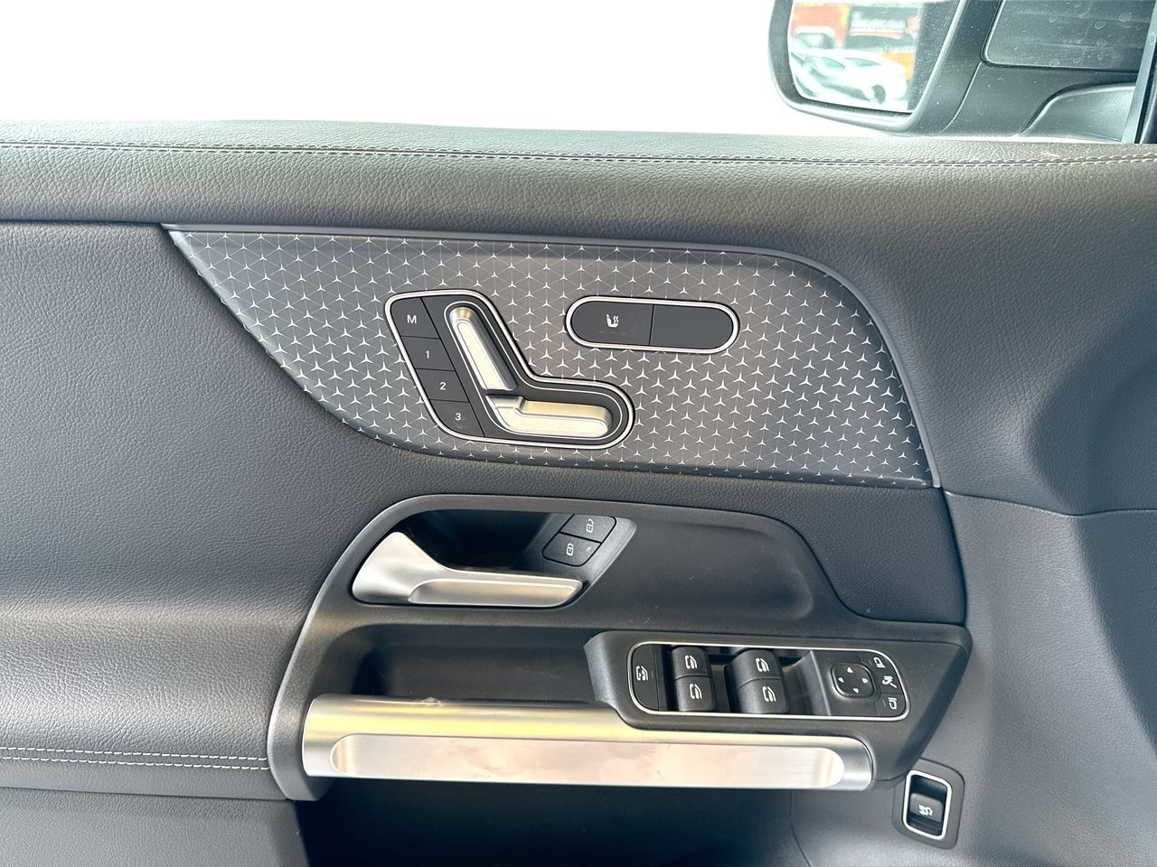 2025 Mercedes-Benz GLB