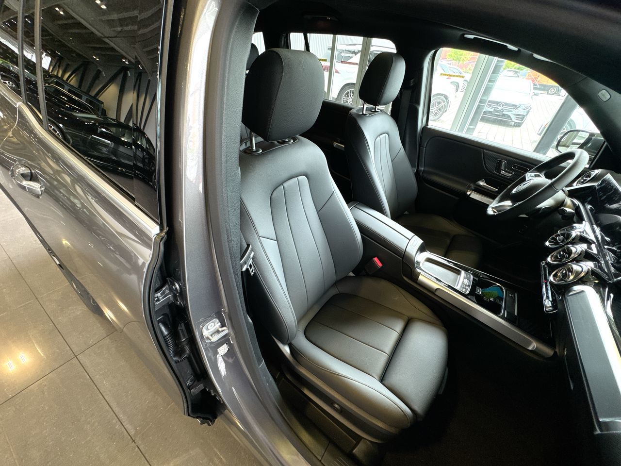 2025 Mercedes-Benz GLB