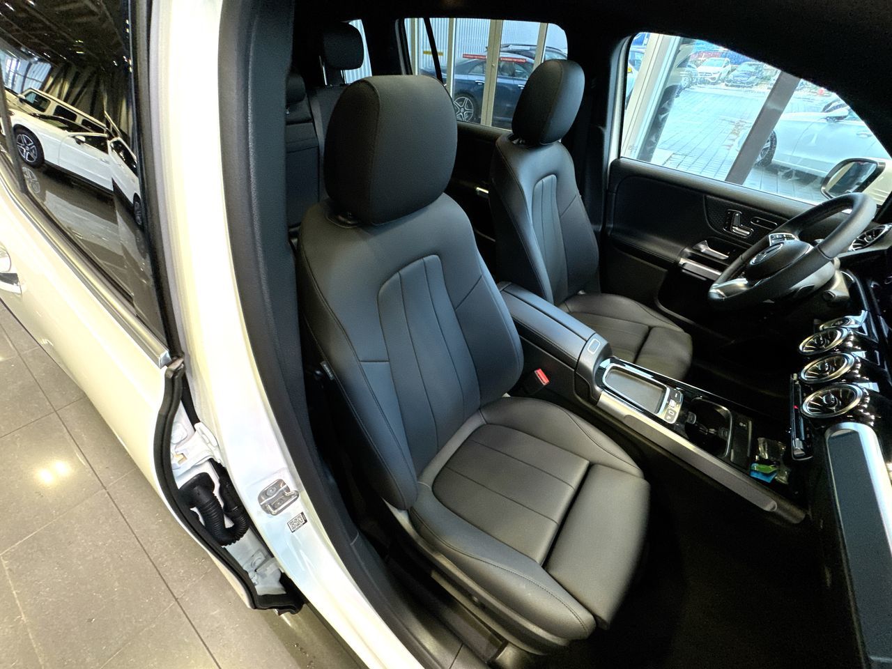 2025 Mercedes-Benz GLB