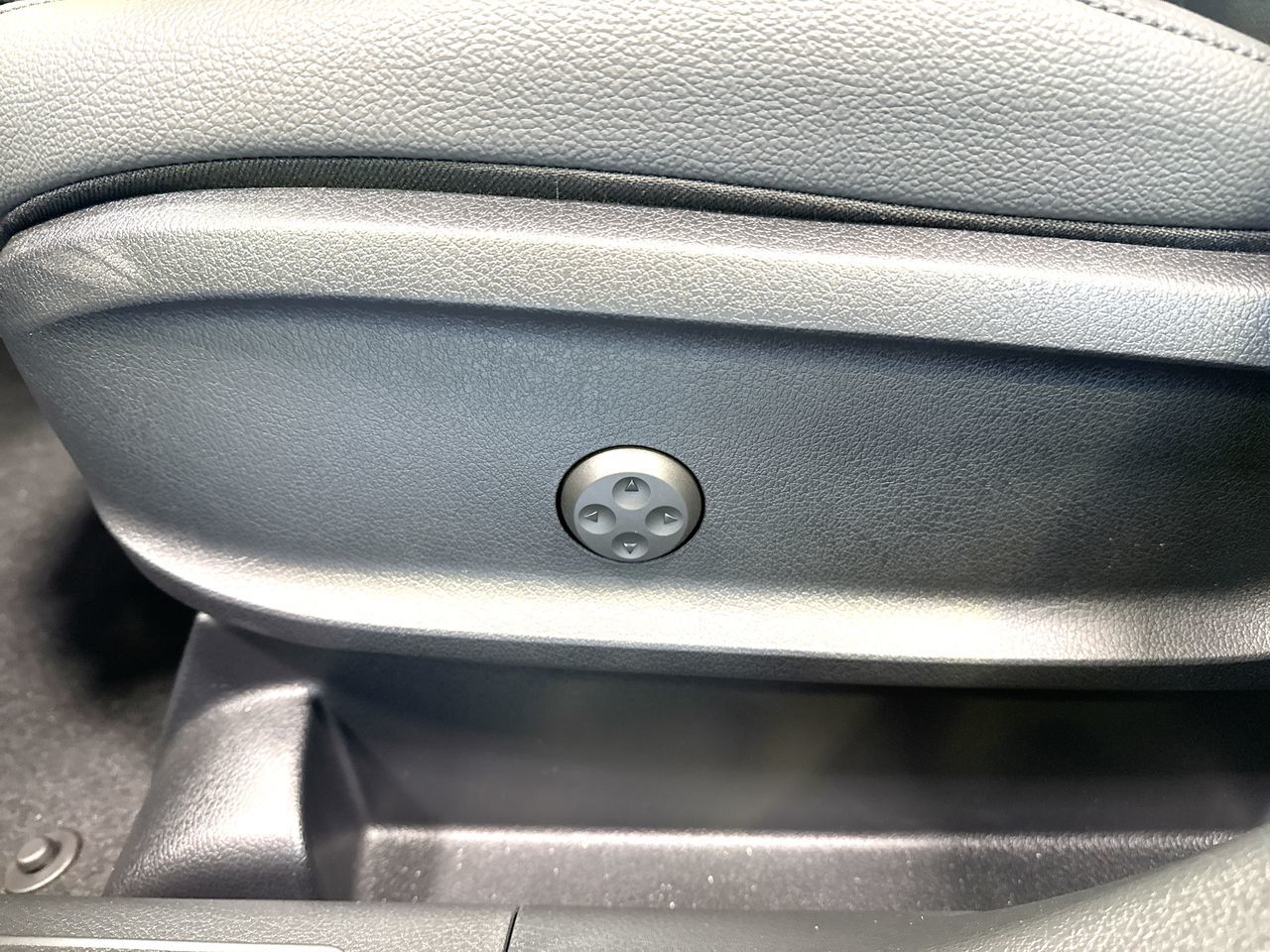 2025 Mercedes-Benz GLB