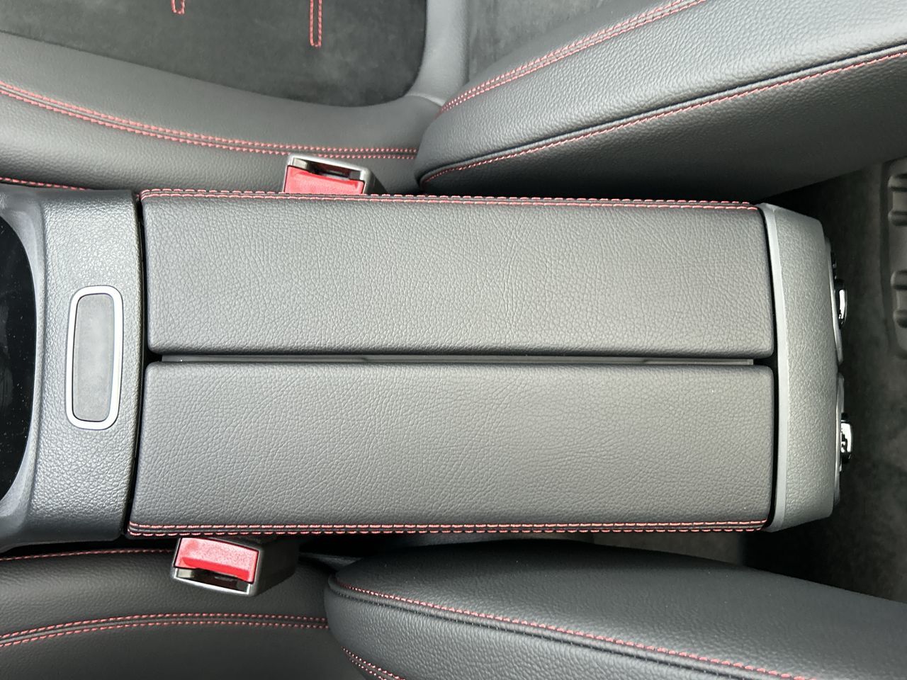 2025 Mercedes-Benz GLB250