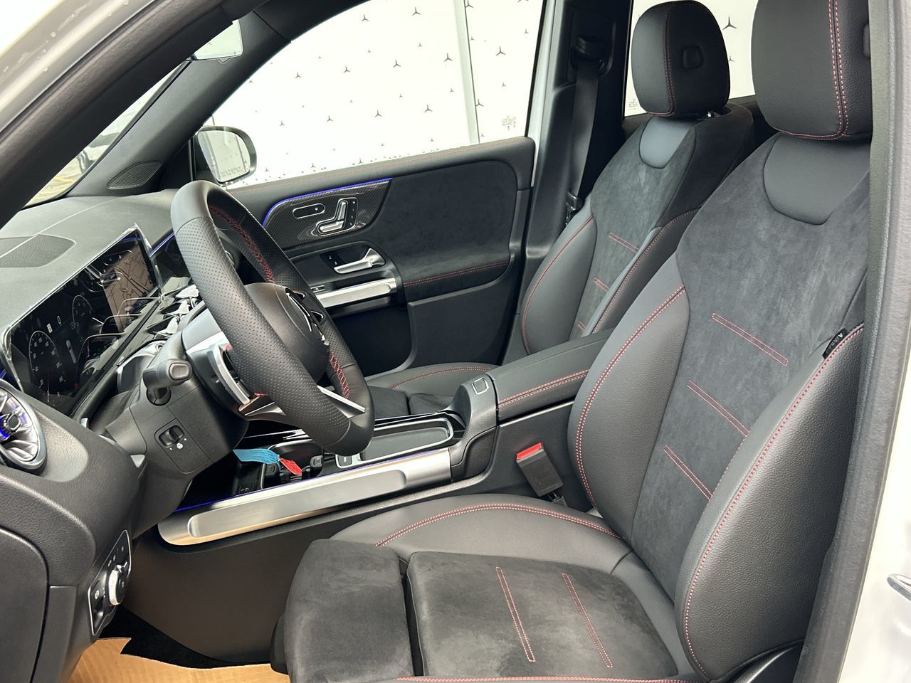 2025 Mercedes-Benz GLB250