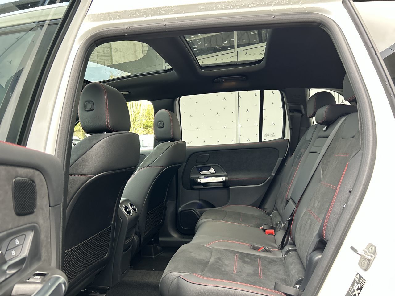 2025 Mercedes-Benz GLB250