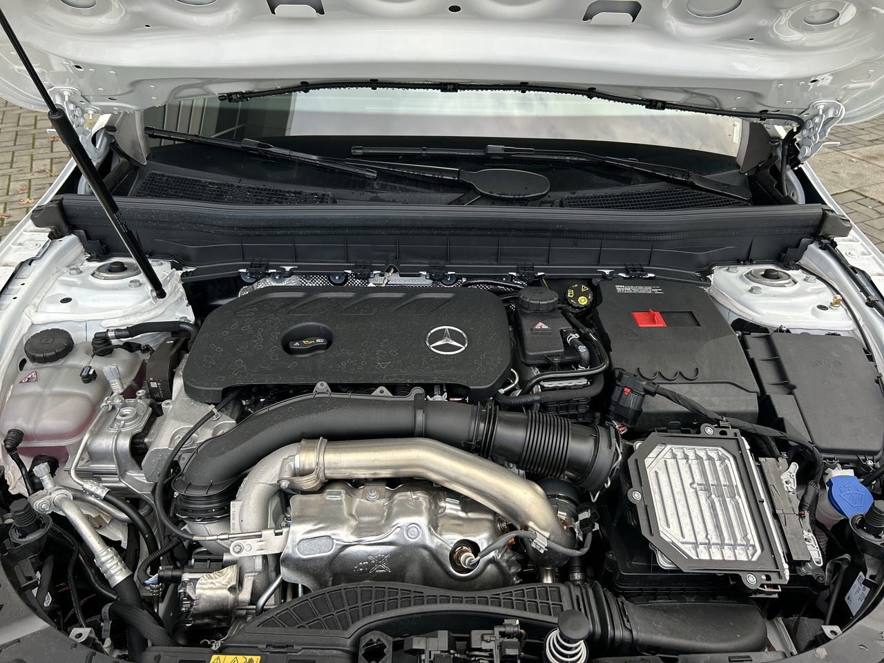 2025 Mercedes-Benz GLB250