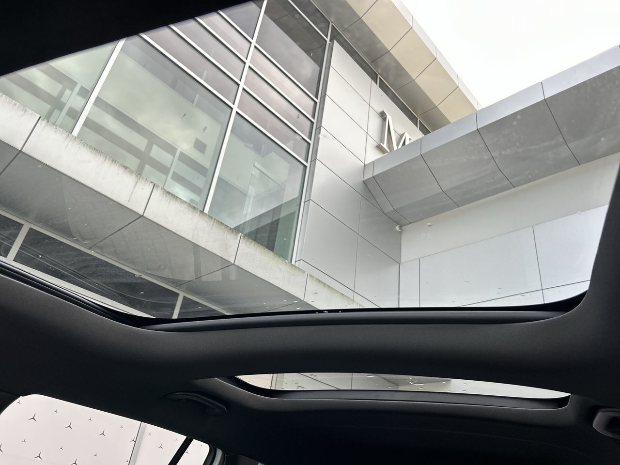 2025 Mercedes-Benz GLB250