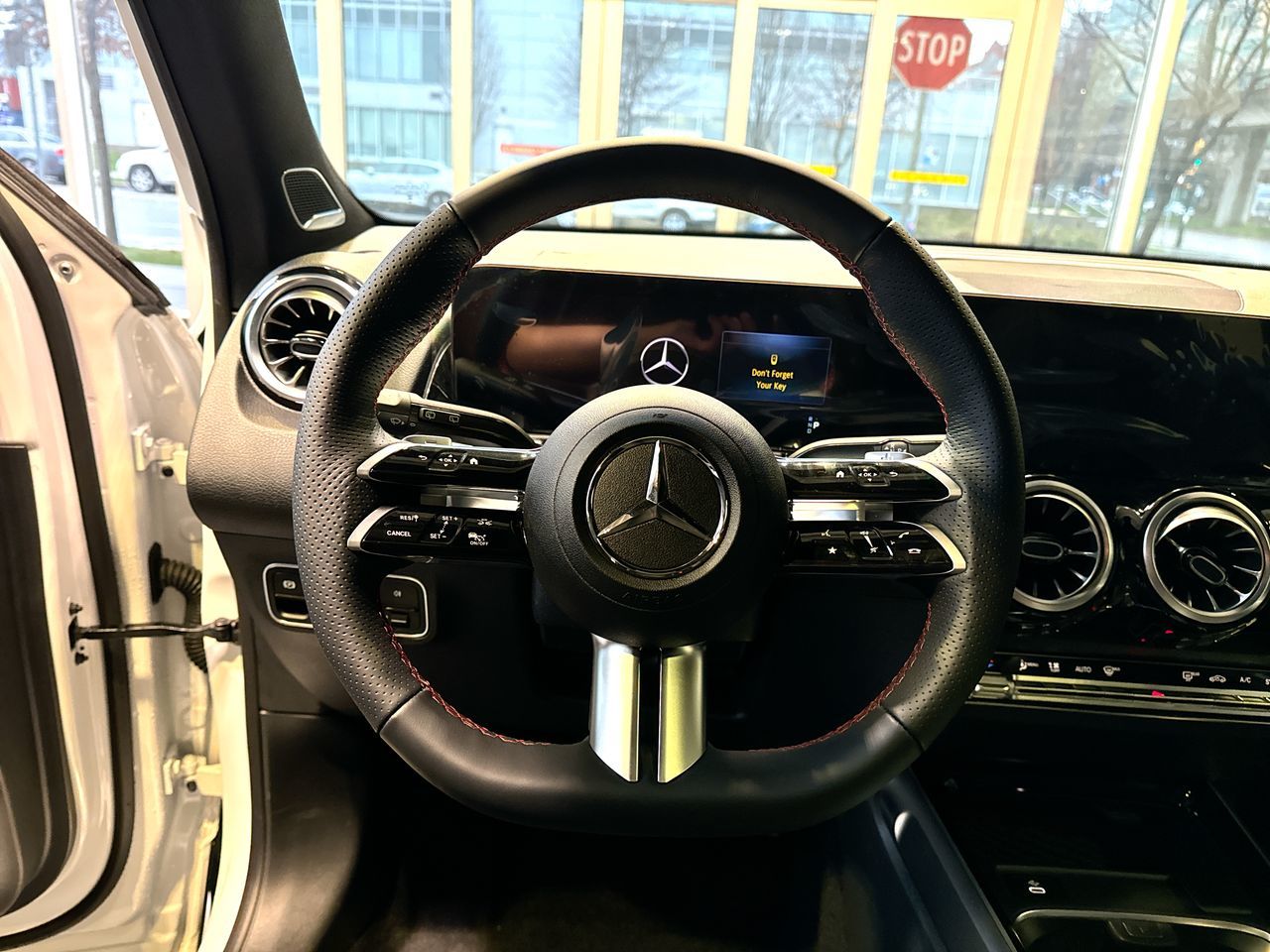 2025  GLB250