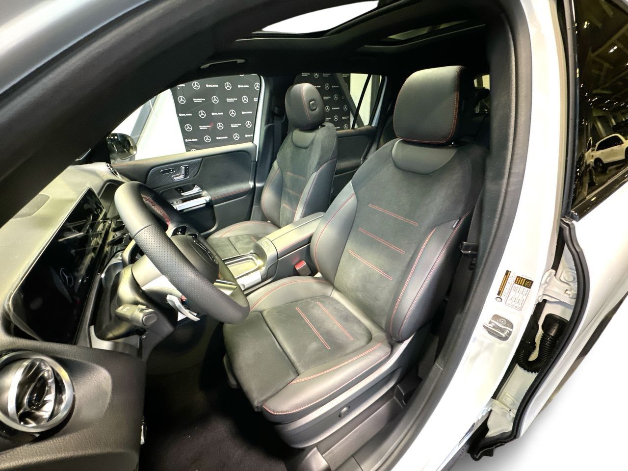 2025  GLB250