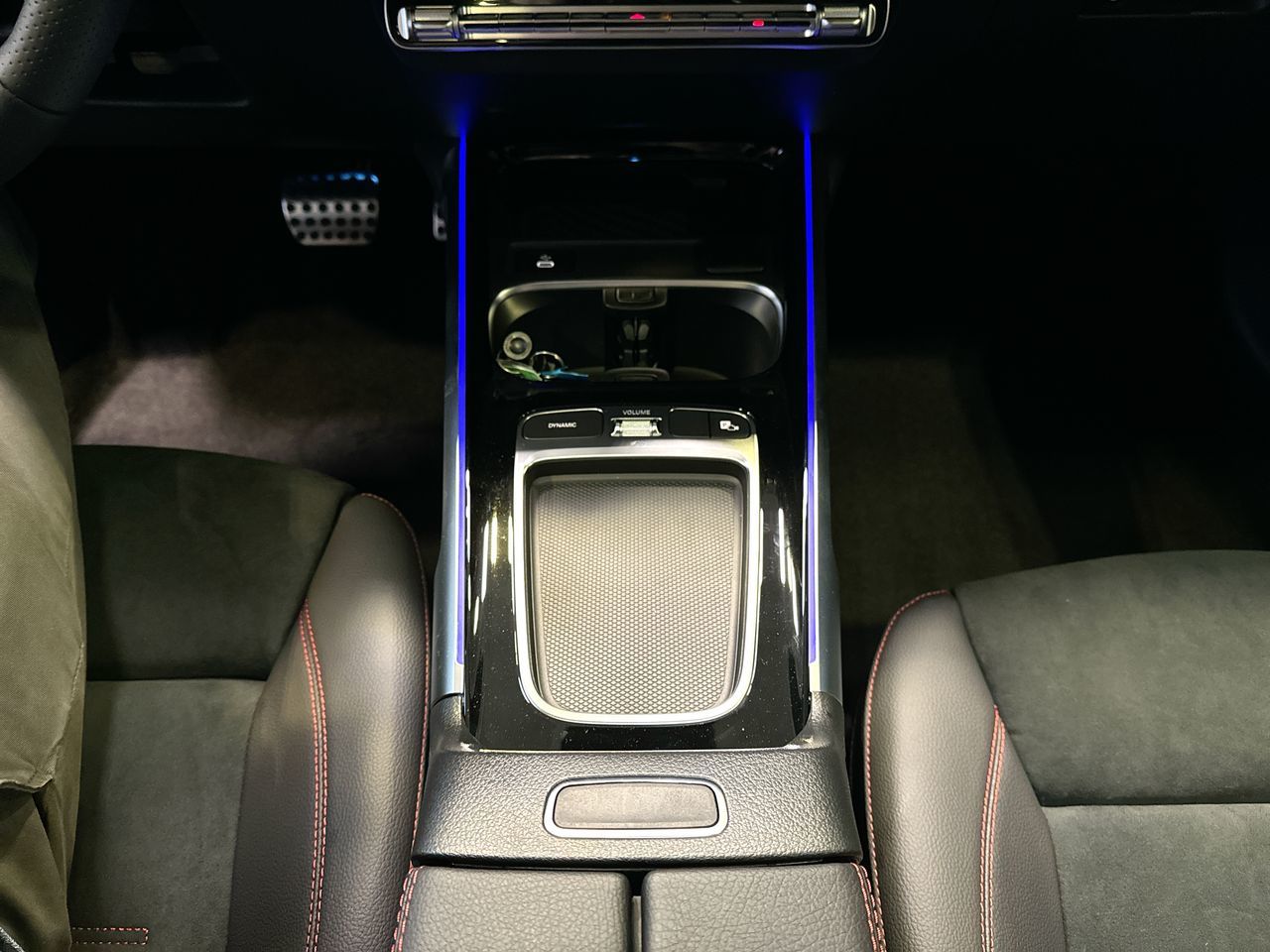 2025  GLB250