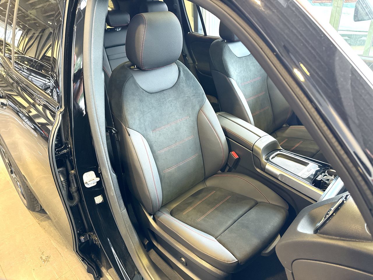 2026 Mercedes-Benz GLB in Vancouver, British Columbia