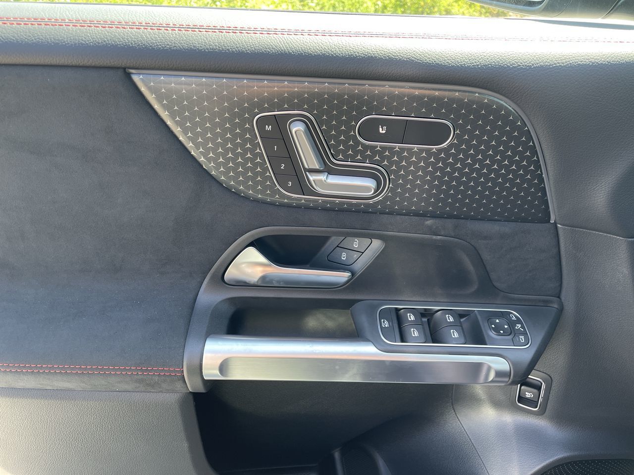 2026 Mercedes-Benz GLB