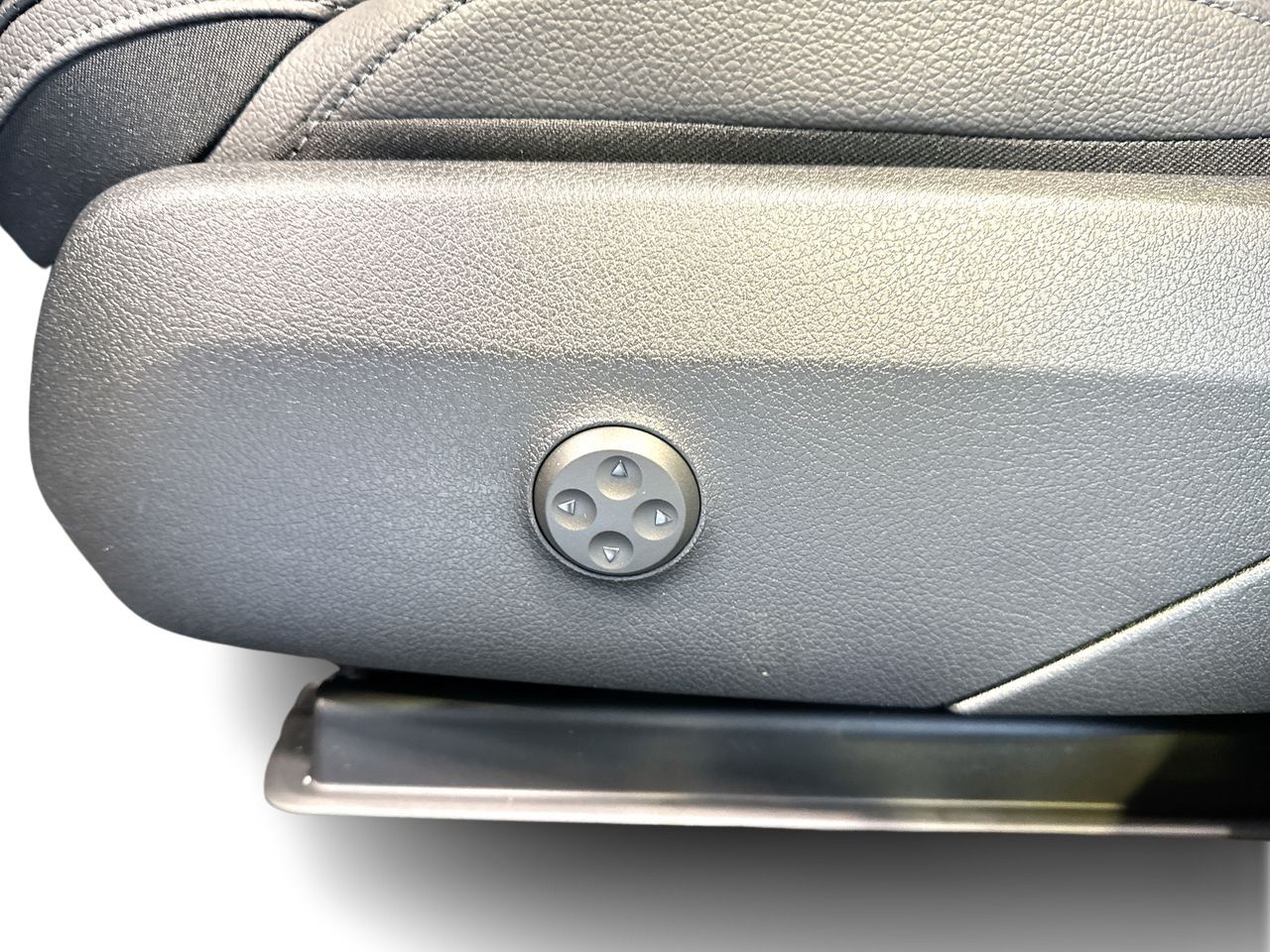 2026 Mercedes-Benz GLC Plug-in Hybrid in Vancouver, British Columbia