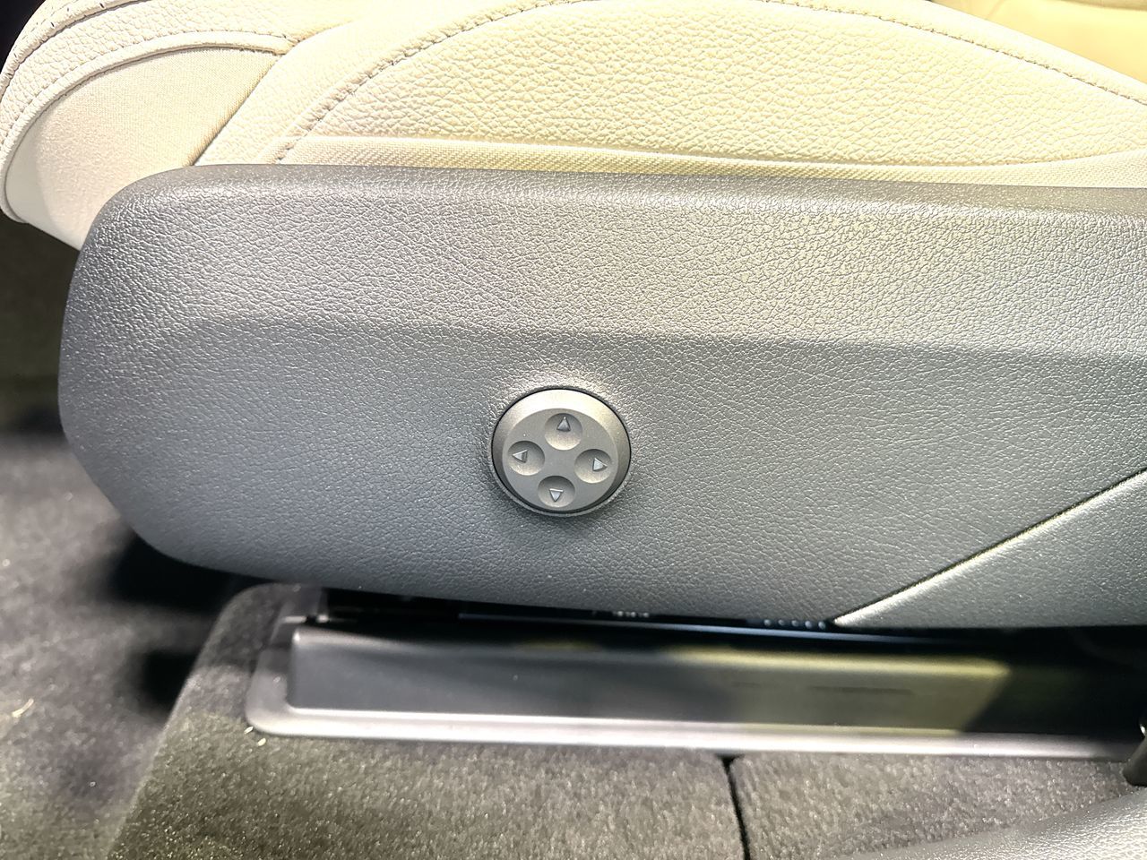 2026 Mercedes-Benz GLC in Vancouver, British Columbia