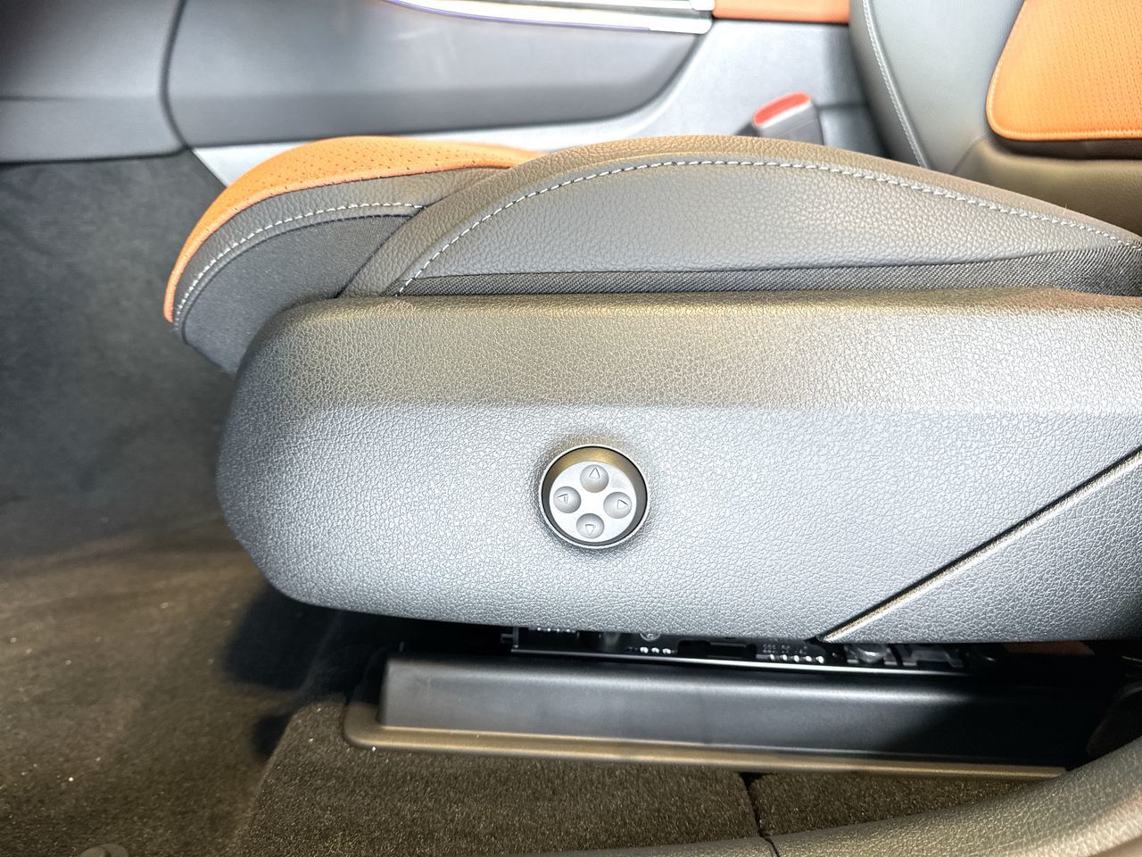 2027 Mercedes-Benz GLC