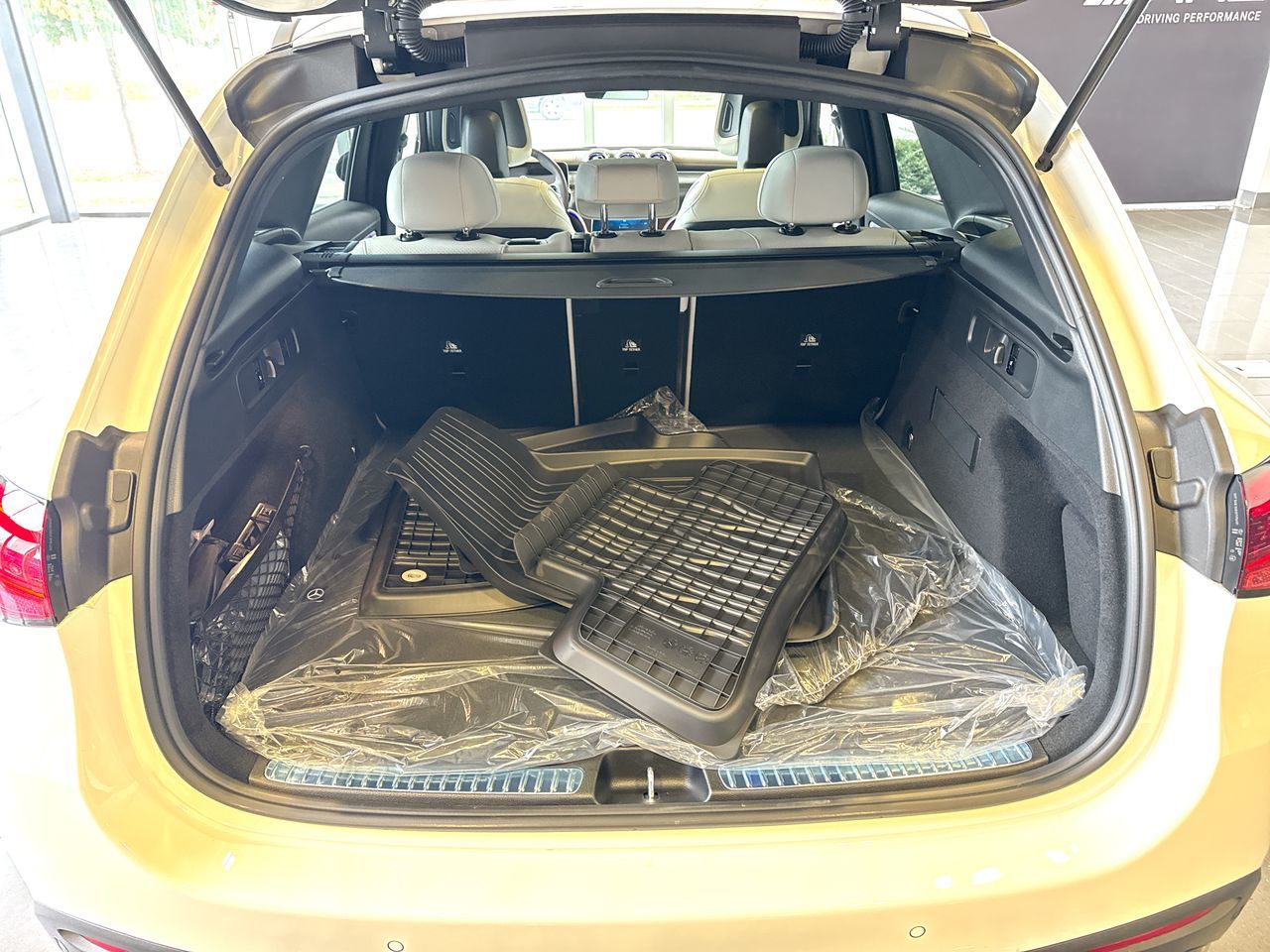 2027 Mercedes-Benz GLC in Vancouver, British Columbia