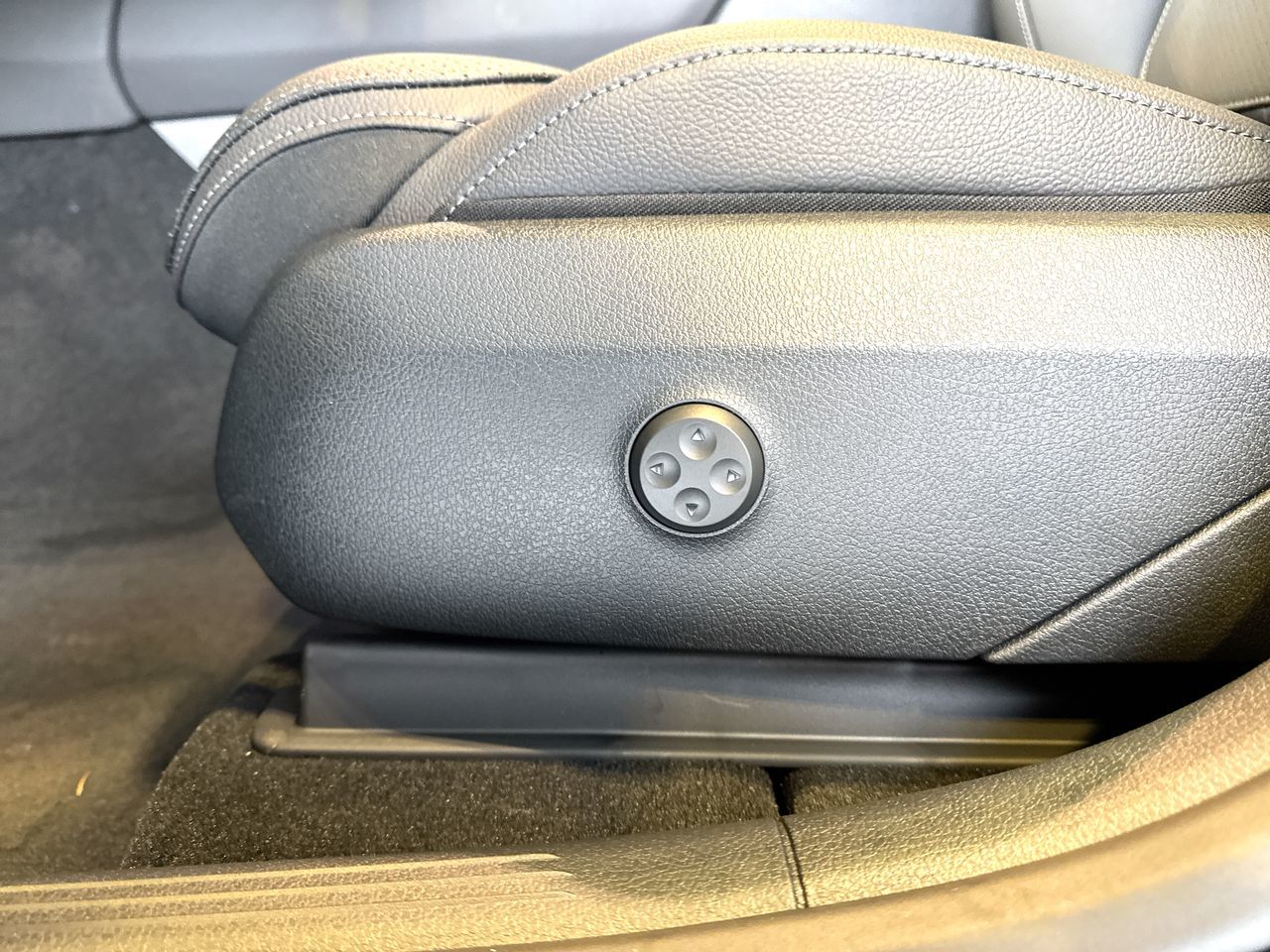 2027 Mercedes-Benz GLC