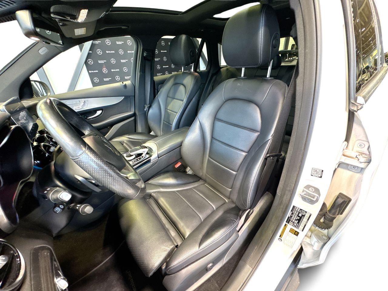 Mercedes-Benz GLC300  2017 à Vancouver, Colombie-Britannique