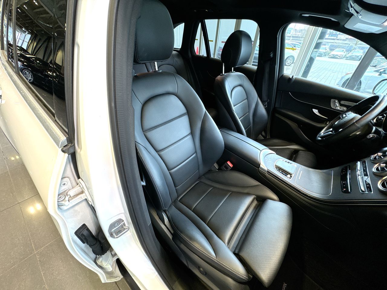 2020 Mercedes-Benz GLC300