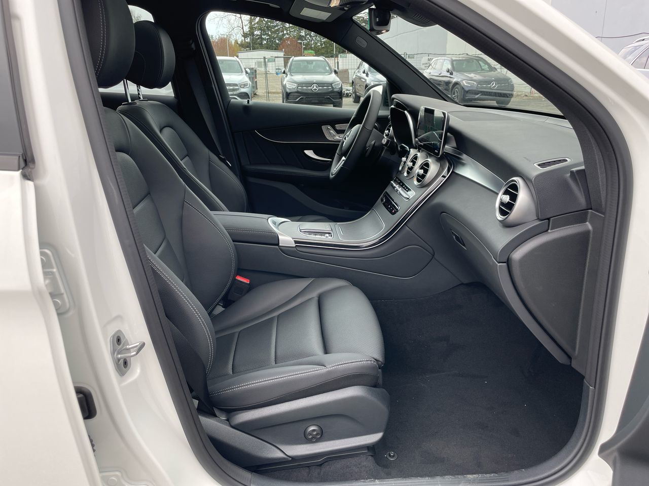 2022 Mercedes-Benz GLC300