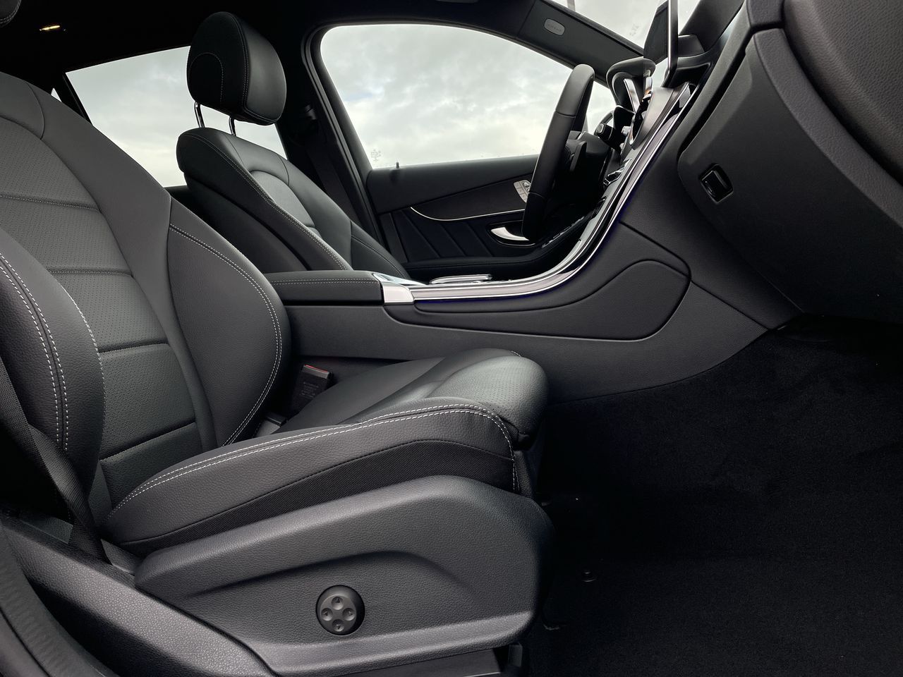 2022 Mercedes-Benz GLC300