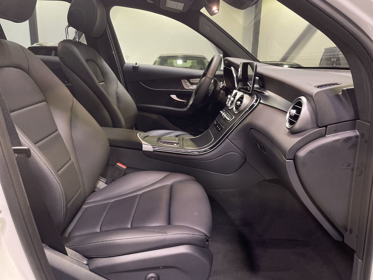 2022 Mercedes-Benz GLC300