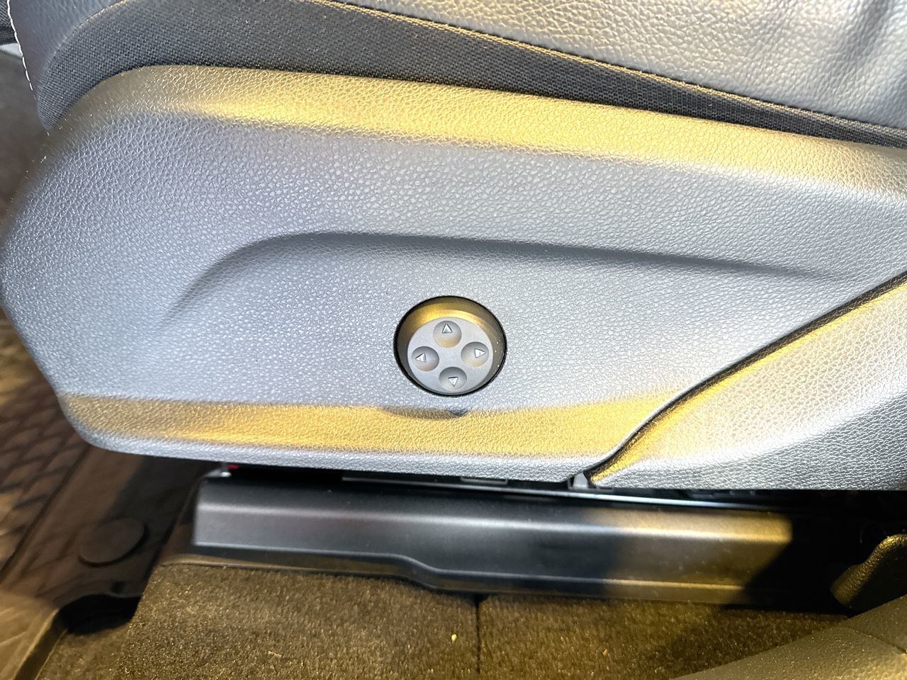 2022 Mercedes-Benz GLC300 in Vancouver, British Columbia